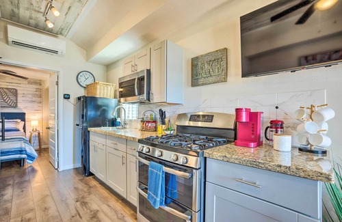 Willis Cabina | On-Site Lake Conroe Access - Updated Cabin Rental