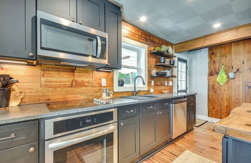 Thomasville Casa | On-Site Pond: Nature-Filled Winston-Salem Retreat!