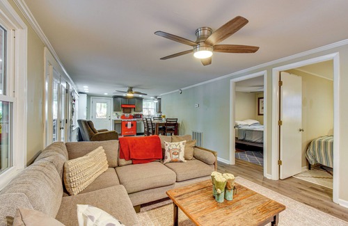 Reed Creek Cabaña | On-Site River Access: Hartwell Getaway w/ Deck!