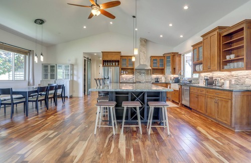 Pilot Hill Casa | On-Site Vineyard: Gem on 10 Acres in Pilot Hill!