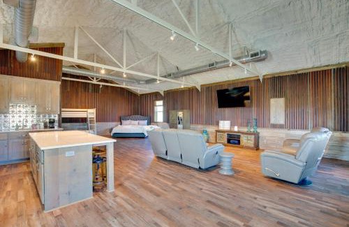 Kemp Apartamento | On Spacious Ranch Quiet Kaufman Studio Cabin!