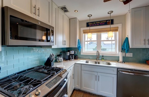 Salvo Casa | On Special, Oceanside, Less Than 500ft to Beach, Hot Tub, Yard, & Decks