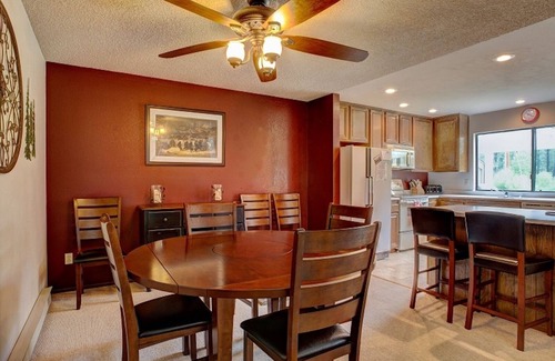 Plumas Eureka Estates Casa | On the 4th Green 2 bedroom Town Home - 102 Ponderosa Drive