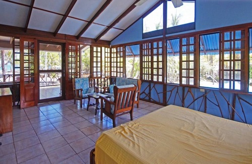 Quebrada La Gamba Casa | On the Beach at Playa Zancudo