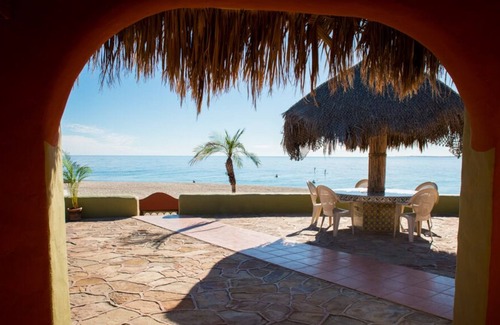 Los Barriles Villa | En la playa, a pie de todo, la familia y mascotas! Perfecto para bodas!