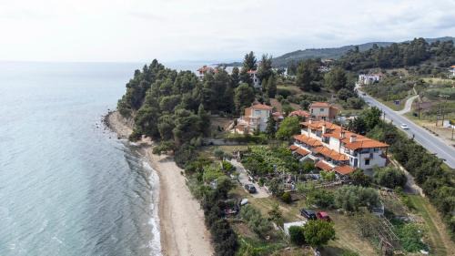Sithonia Apartamento | On the beach Neos Marmaras