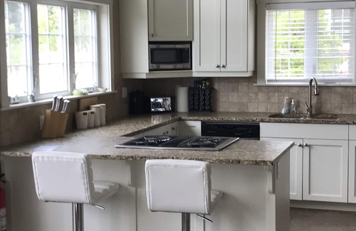 Upper Blandford Cabaña | En la hermosa costa sur, cerca de Chester y Hubbards, Ns