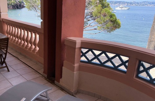 Theoule-sur-Mer Apartamento | Romántica Playa Apartamento para familias