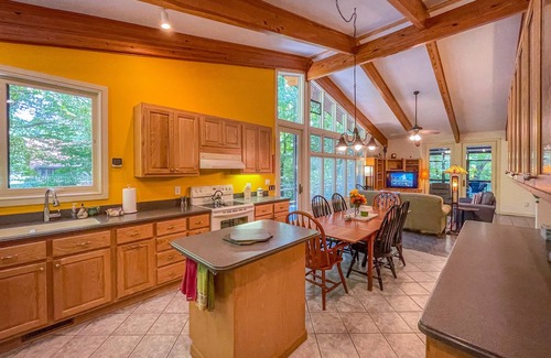 Helen Casa | On the Chattahoochee River-Walk to Downtown Alpine Helen