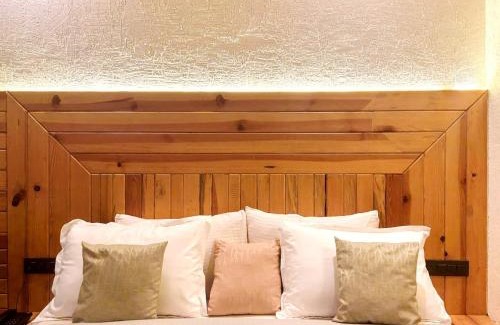 Mussoorie Hotel | On The Edge Retreat A Premium Property