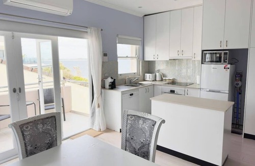 Cronulla Apartamento | On The Esplanade sunny apt with a view