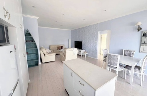Cronulla Apartamento | On The Esplanade sunny apt with a view