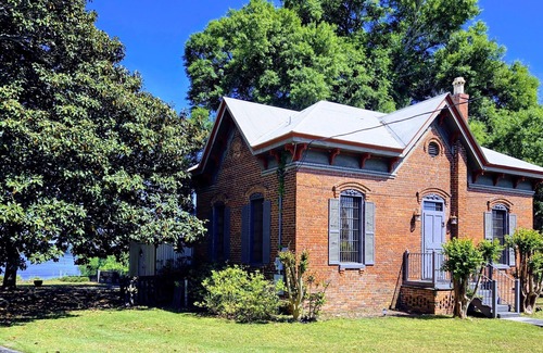 Eufaula Casa | On the lake AND in Downtown Eufaula