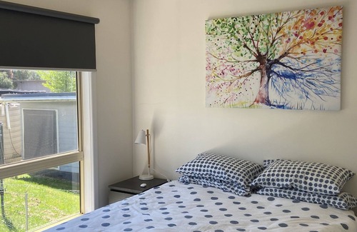 Lake Eildon Casa | On the Lake Goughs Bay Relax in the spa and watch fun on the lake.