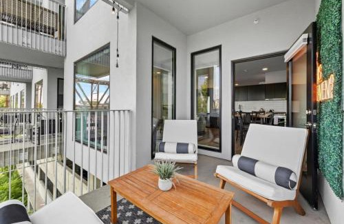North Capitol Apartamento | On the River - River Views Walk to Broadway