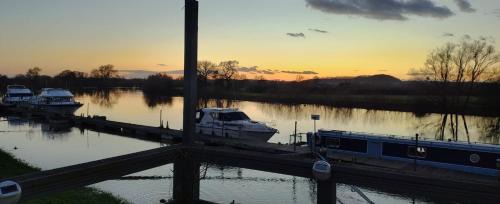 Forest of Dean Casa | On the river Severn - Severnside Boat & Caravan Park, Caravan 9