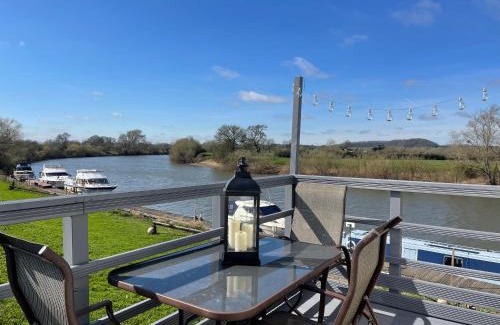 Forest of Dean Casa | On the river Severn - Severnside Boat & Caravan Park, Caravan 9