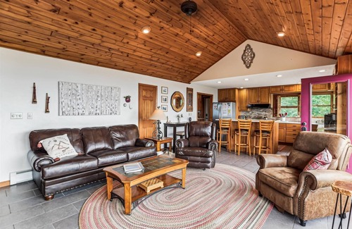 Timberline Casa | On The Rocks : 5 BR, 4 BA House in Canaan Valley, Sleeps 14