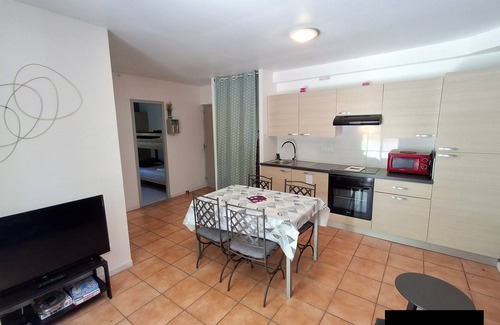Mazamet Apartamento | On the shores of Lac des Montagnés, 2-bedroom apartment