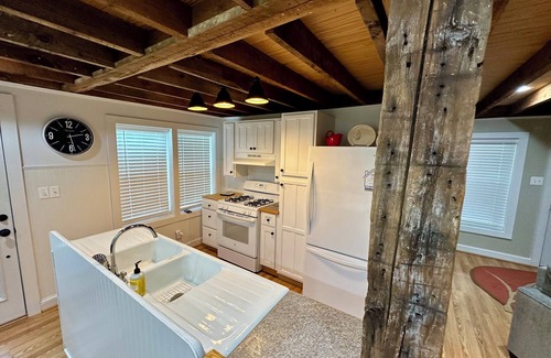 Damascus Casa | On The Trail
