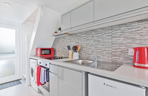 Seafront Apartamento | On the Water 4 By My Getaways