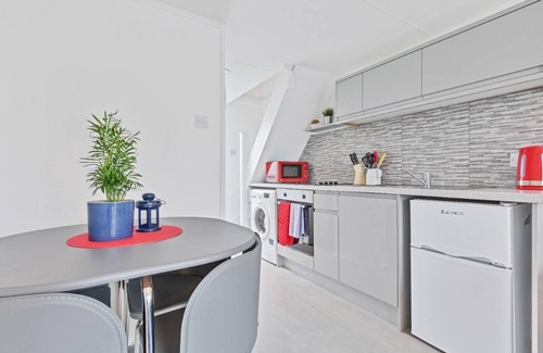 Seafront Apartamento | On the Water 4 By My Getaways