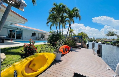 Coral Ridge Isles Casa | On the water-Highly rated Central location, 2 miles to downtown-beach-Kayaks