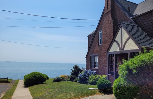 West Haven Casa | On the Water Spacious Comfortable Historic Home