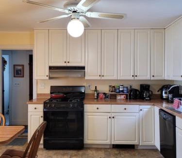 West Haven Casa | On the Water Spacious Comfortable Historic House