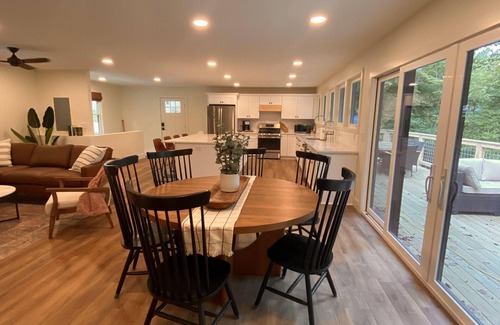 Estill Springs Casa | On the Water w/ Private Dock, Entire Home, sleeps up to 14