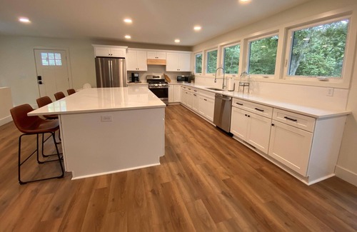 Estill Springs Casa | On the Water w/ Private Dock, Entire Home, sleeps up to 14