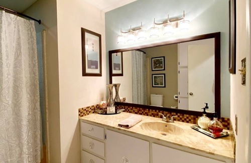 Wake Village Casa | On your visit to Texarcana Tx. Stay in this beautiful and spacious room.
