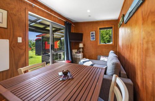 Onaero Casa | Onaeros Cute Little Cottages - Taranaki Retreat