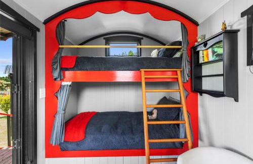 Onaero Casa | Onaeros Cute Little Cottages - Taranaki Retreat