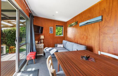 Onaero Casa | Onaeros Cute Little Cottages - Taranaki Retreat