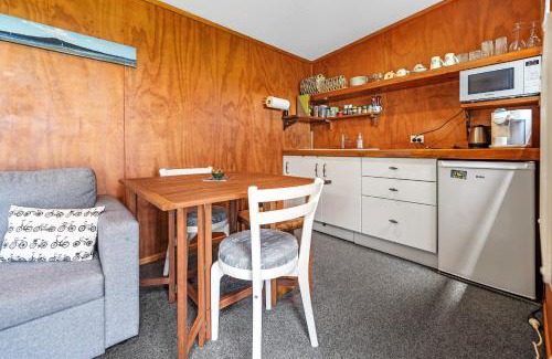 Onaero Casa | Onaeros Cute Little Cottages - Taranaki Retreat