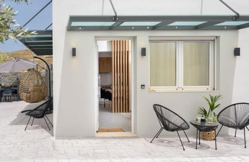 Kokkini Chani Apartamento | Onar Elegant Beachside Home