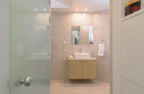 Kokkini Chani Apartamento | Onar Elegant Beachside Home