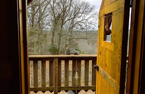 Bruno Cabina | Once a Blacksmith shop, now a 3-bedroom cabin beauty in the heart of the Ozarks