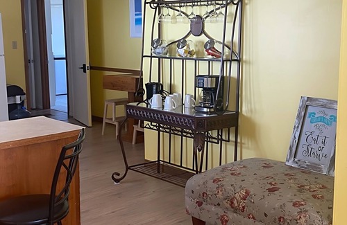 Kingsville Cabaña | Once crowds subside, Pelee Migration comes alive!