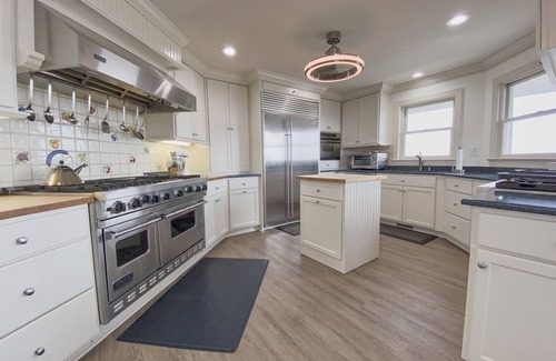 Avalon Casa | Once in a lifetime vacation opportunity with expansive space for the family to enjoy together all while being directly on the beach.
