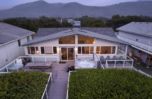 Rockaway Beach Casa | Once Upon a Tide