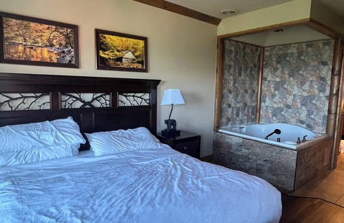 Gatlinburg Complejo | One-Bdrm Deluxe Villa at Westgate Smoky Mountain Resort - Sleeps up to 4