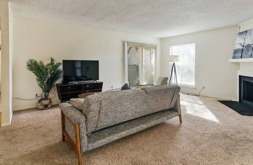 Midland Apartamento | Newly Renovated Midland Suite