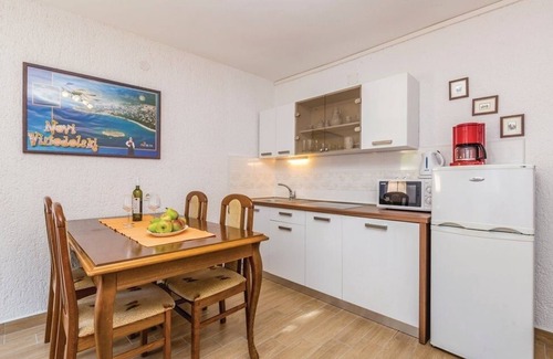 Novi Vinodolski Apartamento | Apartamento de una habitación con una terraza Novi Vinodolski (A-19963-a)