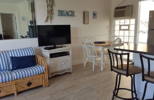 Hillsboro Beach Apartamento | One Bedroom Apartment #111