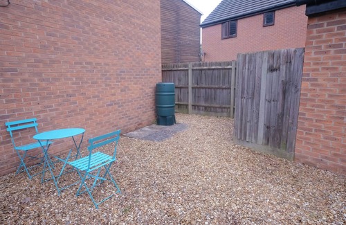 Milton Keynes Apartamento | One Bedroom Apartment House with free parking & garden near M1 Junction 13 & 14