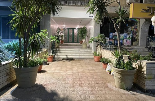 Heliopolis Condominio | Apartamento de un dormitorio con vistas a la ciudad local al aeropuerto