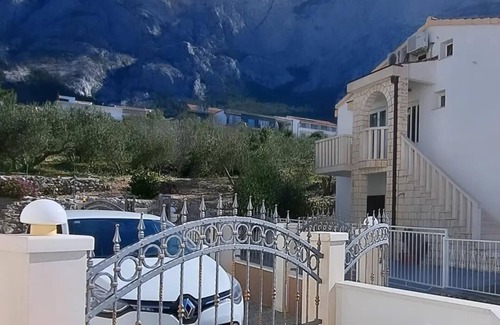 Veliko Brdo Apartamento | Apartamento de una habitación con balcón y vista al mar Makarska (A-18213-a)