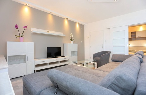 Veliko Brdo Apartamento | Apartamento de una habitación con balcón y vista al mar Makarska (A-18213-a)